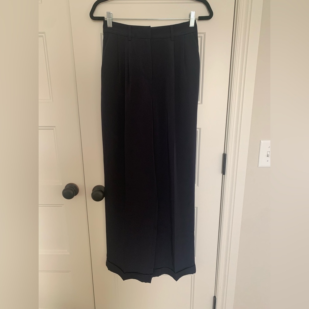 NWT LILYSILK TIMELESS PLEATED WIDE LEG SILK TROUSERS midnight blue size 6 - Picture 5 of 7